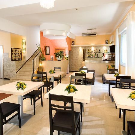 Hotel Ferrara 卡托利卡 外观 照片